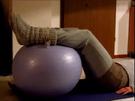 Rückenschmerzen in der Schwangerschaft: Leichte Übungen mit Gymnastikball