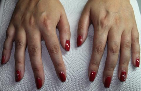 - (Finger, nägel, Fingernägel)