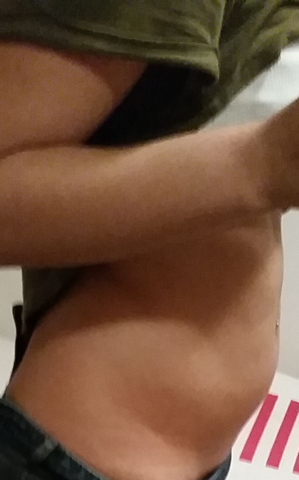 mein bauch - (dicker blähbauch, dünne beine)