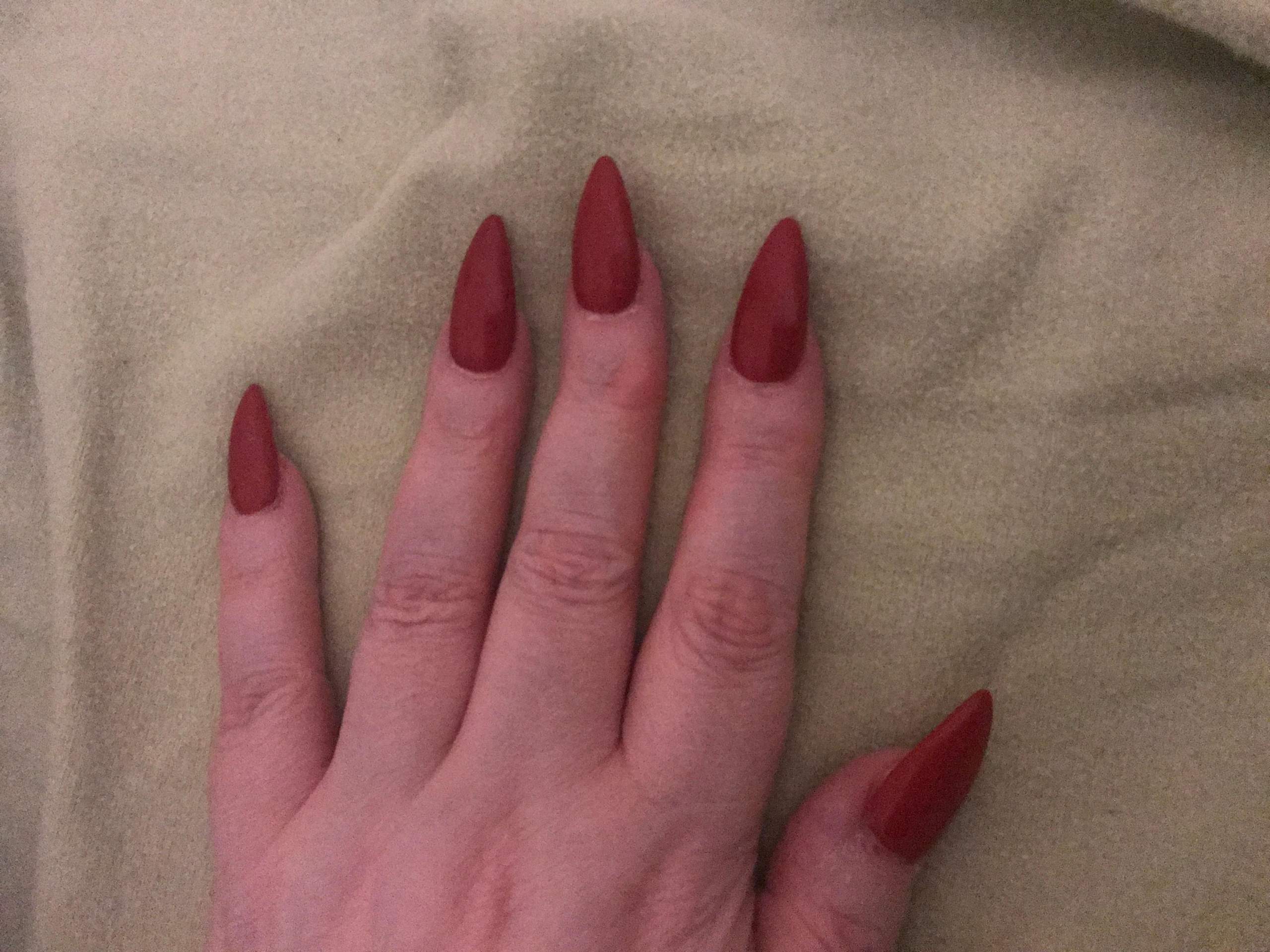 Habe mir heute im Nagelstudio die Nägel machen lassen ( siehe Bild ...