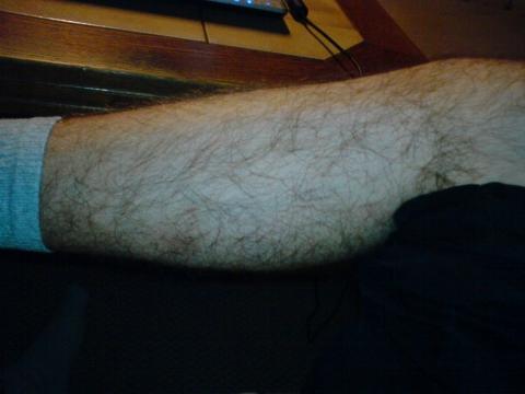 Körperbehaarung (bei Mann) mit 18 Jahren ok ? (Körper, Haare)