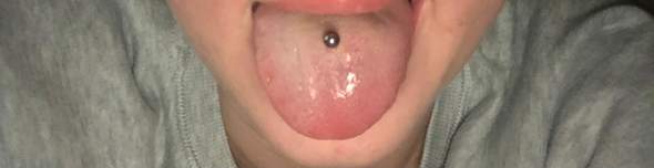 - (Piercing, Zungenpiercing)